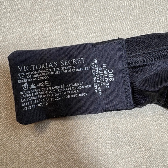 Victoria Secret Biofit Demi Up-Lift Bra, Grey, size 38C- Pre-owned - Picture 3 of 5